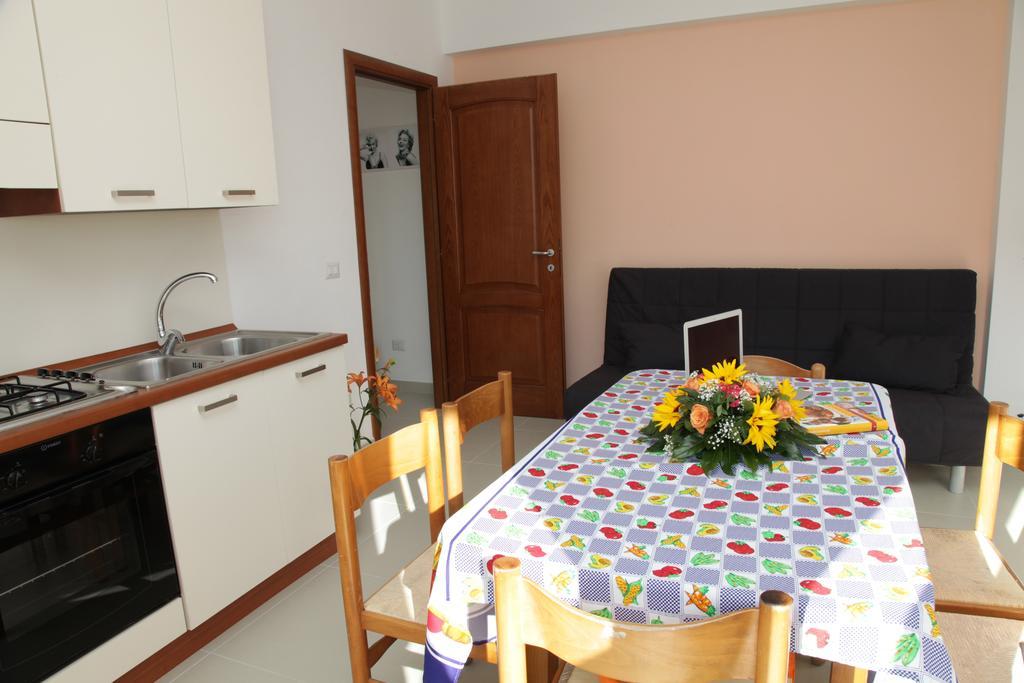 Appartamenti Desi Tropea Habitación foto